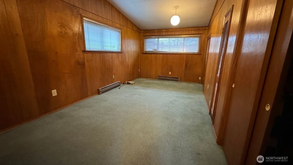 Photo of 341 NE 185th Street, Shoreline, WA 98155 (MLS # 2340423)