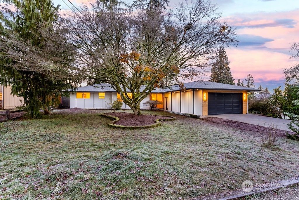 Photo of 2619 133rd Place SE, Mill Creek, WA 98012 (MLS # 2315000)