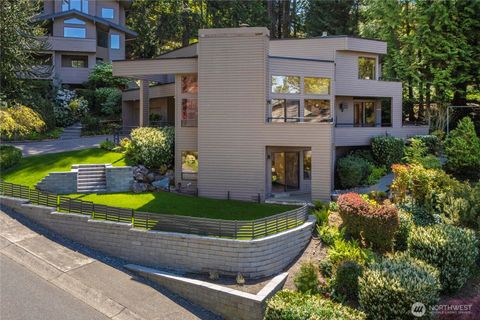 Photo of 13707 SE 51st Place, Bellevue, WA 98006 (MLS # 2528198)