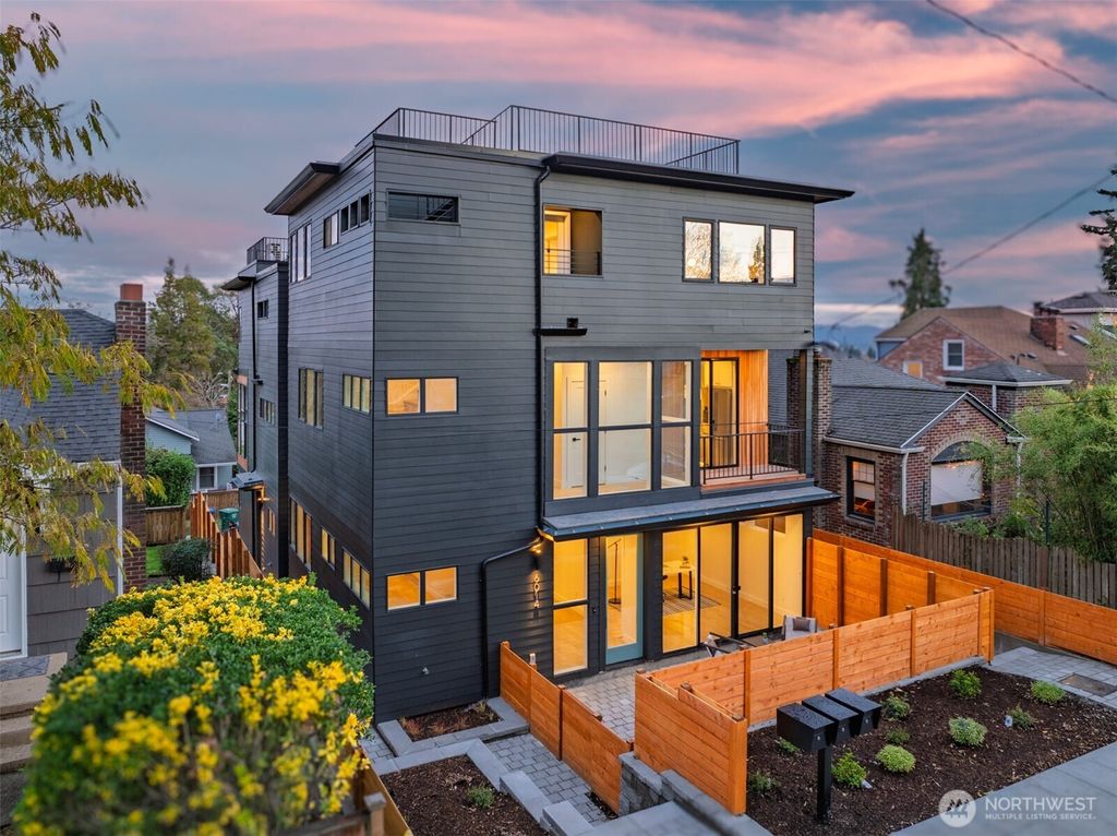 Photo of 6014 35th Avenue NE, Seattle, WA 98115 (MLS # 2456496)