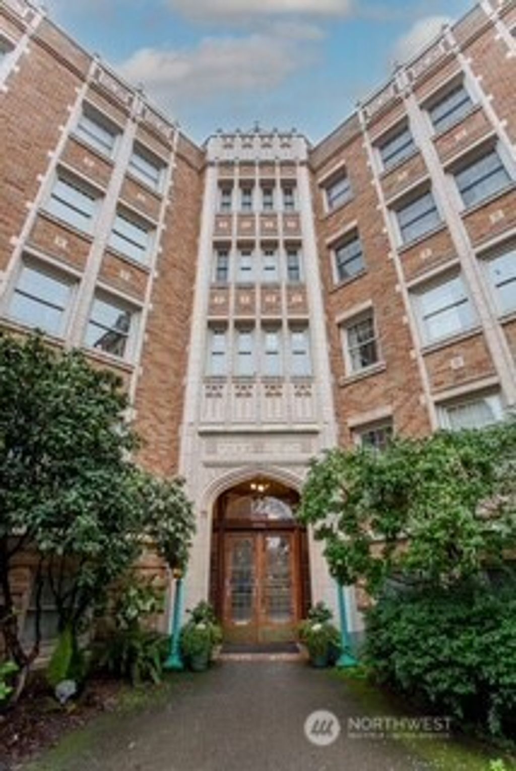 Photo of 5810 NE Cowen Place #305, Seattle, WA 98105 (MLS # 2495225)