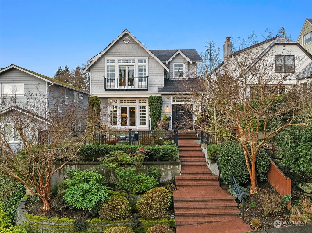 Photo of 4516 NE 38th Street, Seattle, WA 98105 (MLS # 2195420)