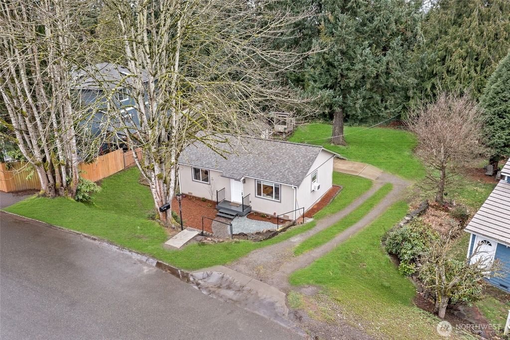 Photo of 7028 S 127th Street, Seattle, WA 98178 (MLS # 2483609)