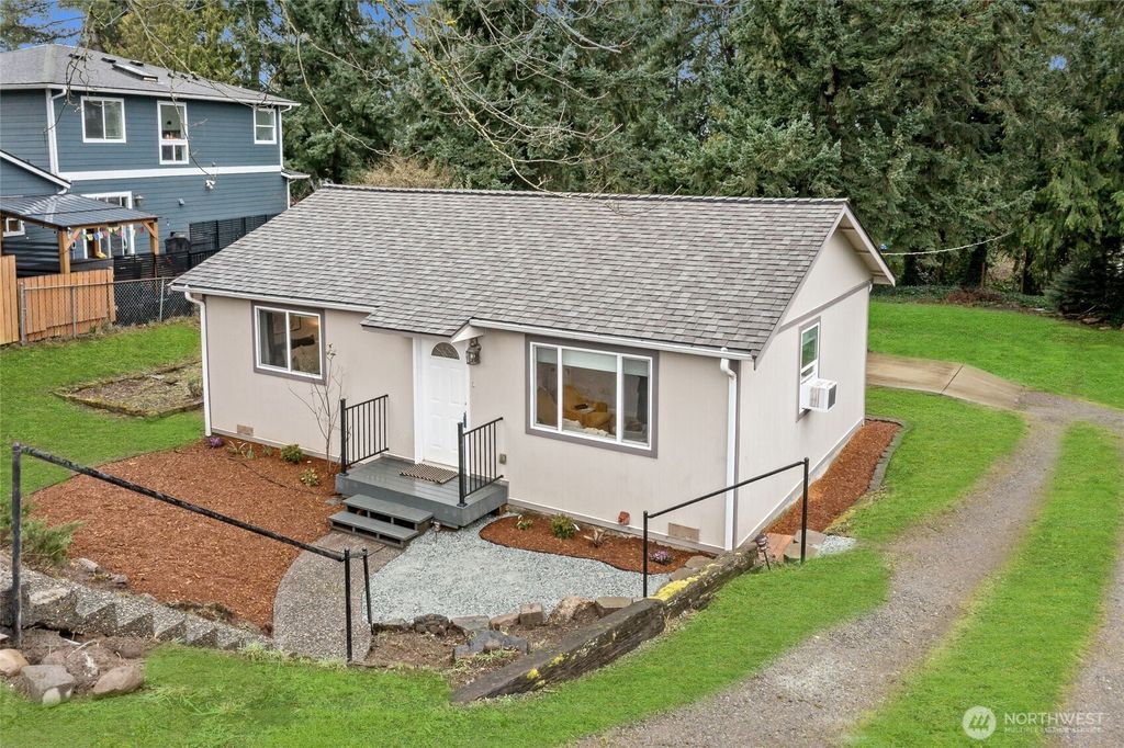 Photo of 7028 S 127th Street, Seattle, WA 98178 (MLS # 2483609)