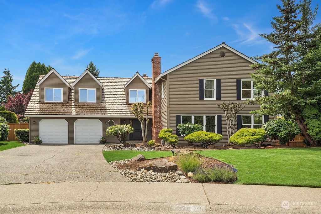 Photo of 17417 SE 46th Place, Bellevue, WA 98006 (MLS # 2129437)