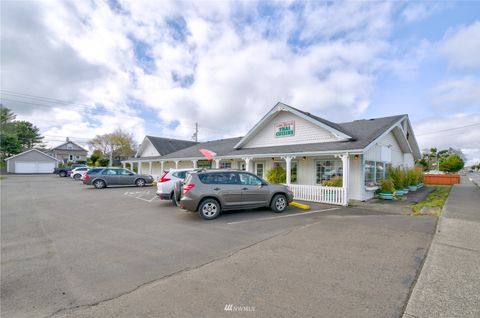Photo of 1003 Pacific Avenue N, Long Beach, WA 98631 (MLS # 1909288)