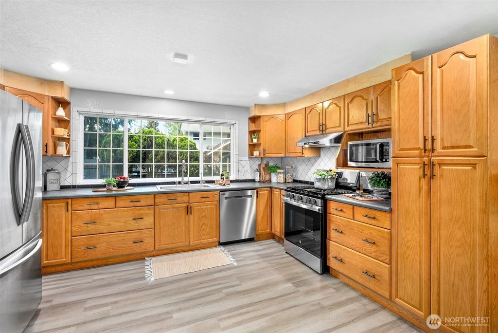 Photo of 5125 137th Street SE, Everett, WA 98208 (MLS # 2518477)