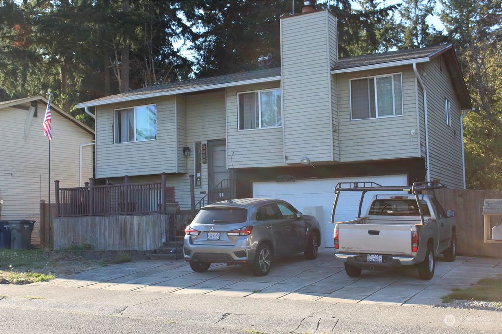 Photo of 3930 SW 332nd Place, Federal Way, WA 98023 (MLS # 2297897)