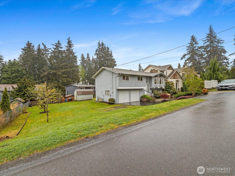 22427 82nd Ave W