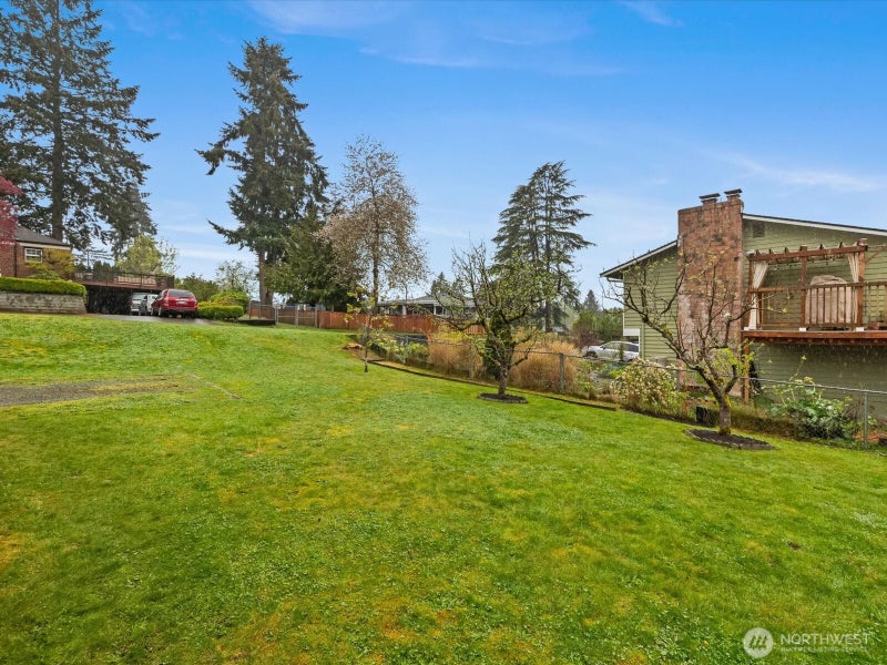 22427 82nd Ave W
