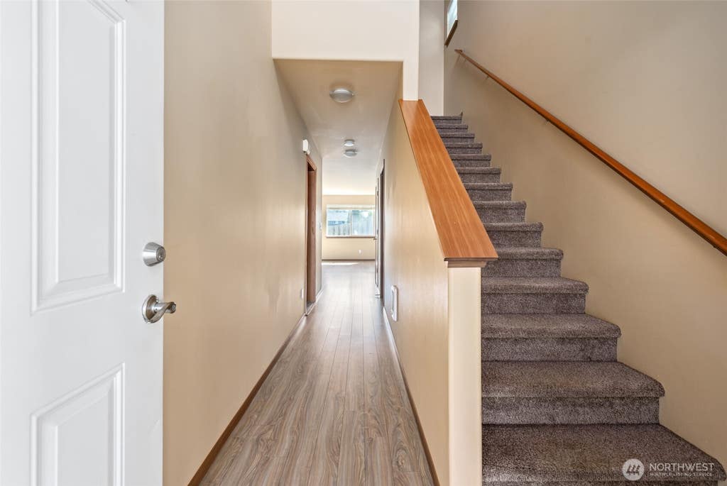 Photo of 60 NE Melrose Drive, Oak Harbor, WA 98277 (MLS # 2567501)