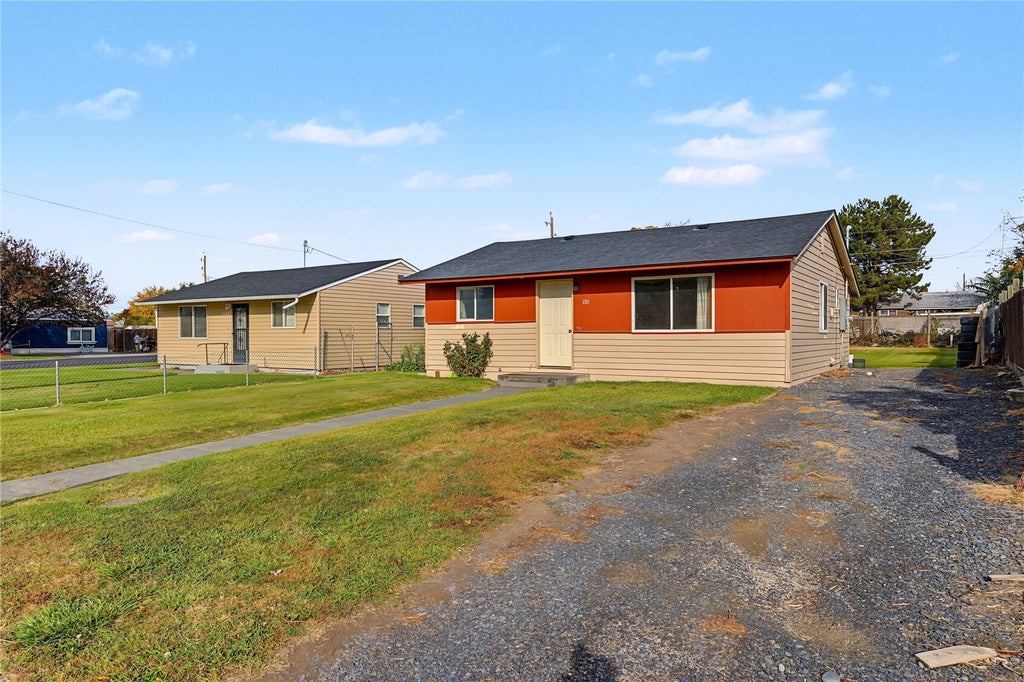 Photo of 1315 E Spruce Street, Othello, WA 99344 (MLS # 2599405)