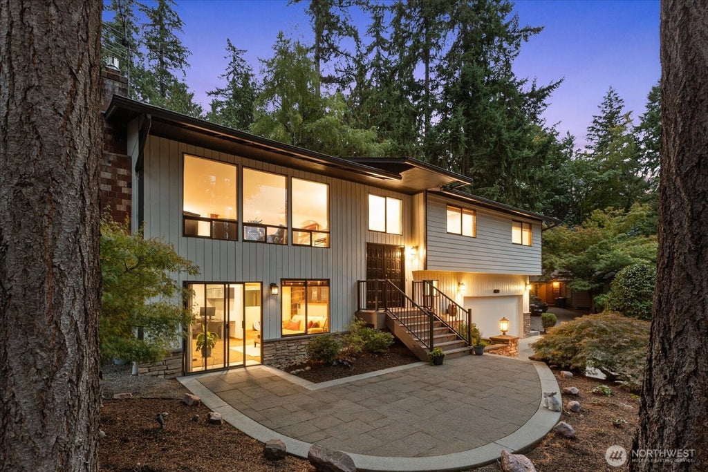 Photo of 4130 156th Lane SE, Bellevue, WA 98006 (MLS # 2589228)