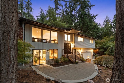Photo of 4130 156th Lane SE, Bellevue, WA 98006 (MLS # 2589228)