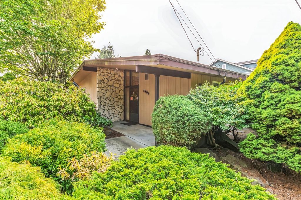 Photo of 1701 NE 90th Street, Seattle, WA 98115 (MLS # 2153039)