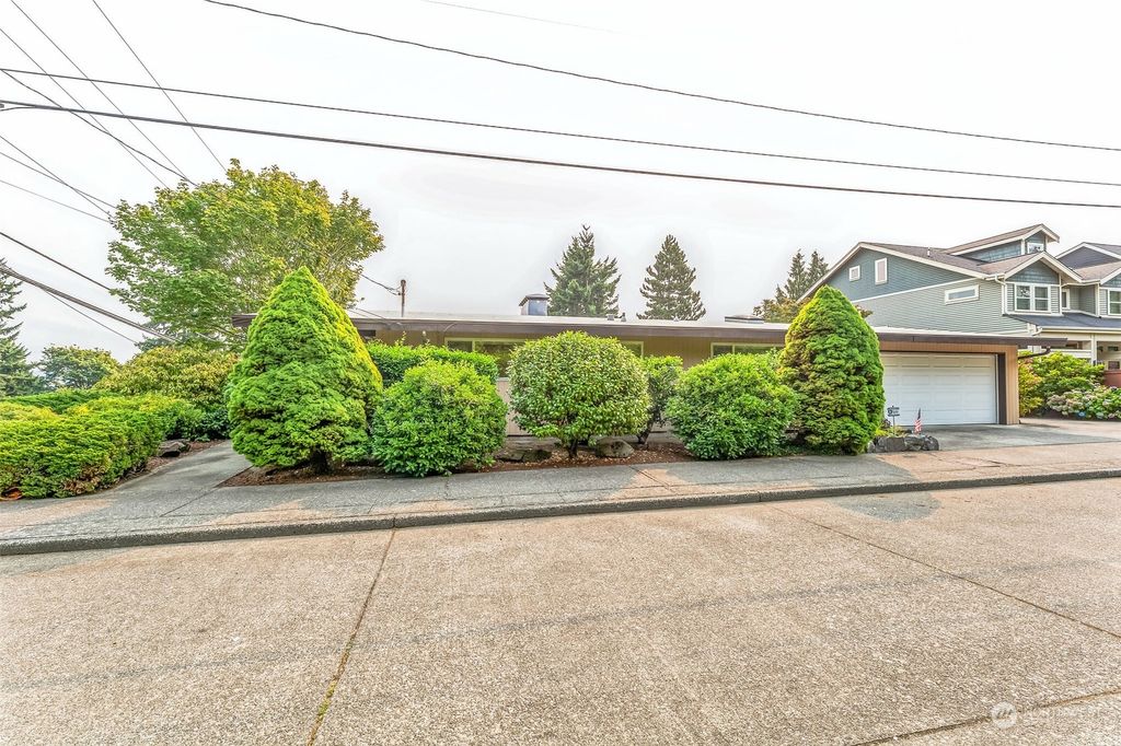 Photo of 1701 NE 90th Street, Seattle, WA 98115 (MLS # 2153039)