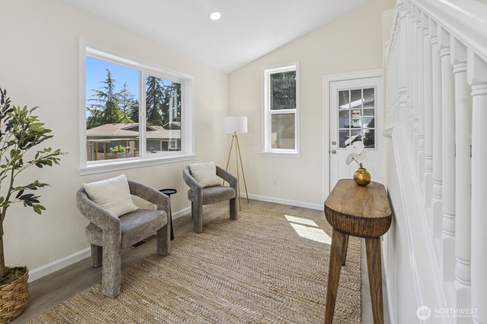 16828 Ambaum Boulevard S