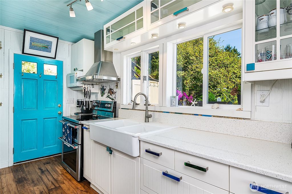 Photo of 13037 SW Bachelor Road, Vashon, WA 98070 (MLS # 2514540)