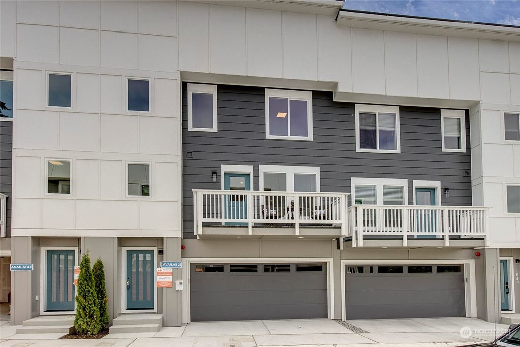 Photo of 8034 NE 177th Place #101, Kenmore, WA 98028 (MLS # 2142210)