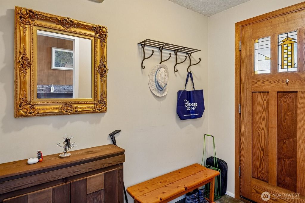 Photo of 1606 153rd Avenue SE, Bellevue, WA 98007 (MLS # 2516210)