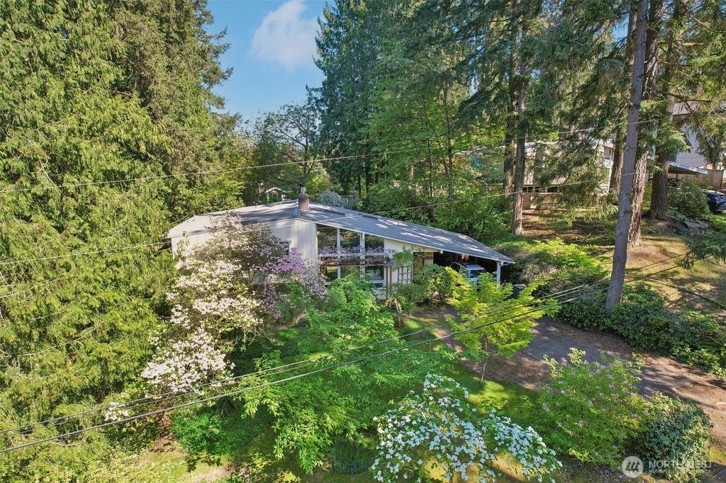Photo of 1606 153rd Avenue SE, Bellevue, WA 98007 (MLS # 2516210)