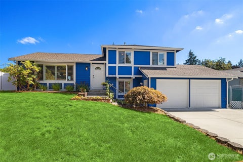 Photo of 12943 NE 131st Street, Kirkland, WA 98034 (MLS # 2590994)