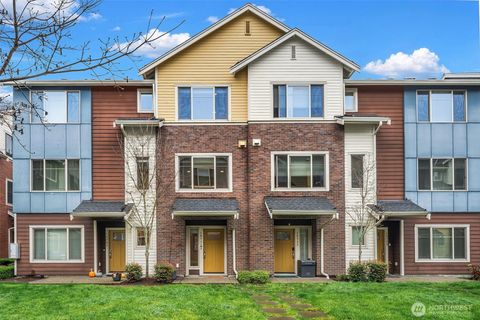 Photo of 15711 NE 14th Alley Aly, Bellevue, WA 98008 (MLS # 2495638)