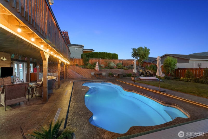 418 Summer Place SW