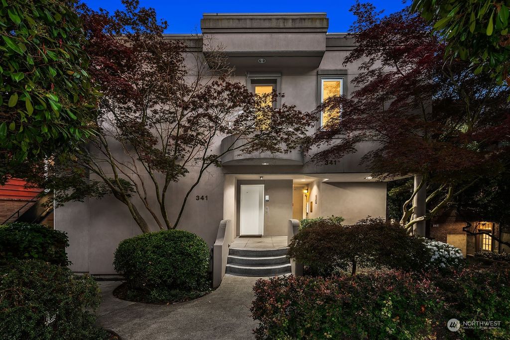 Photo of 341 W Olympic Pl Pl #2, Seattle, WA 98119 (MLS # 2246620)