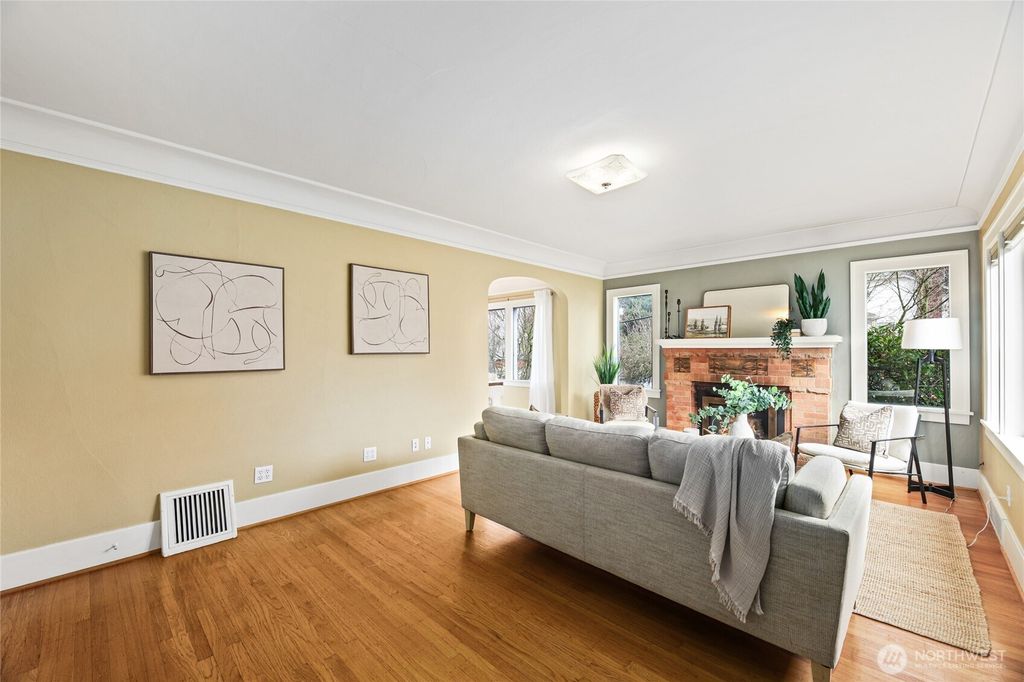 Photo of 3401 16th Avenue S, Seattle, WA 98144 (MLS # 2351304)