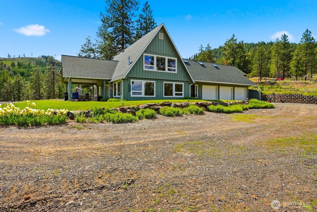 Photo of 7895 N Fork Road, Yakima, WA 98903 (MLS # 2535611)
