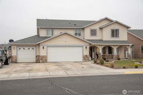 Photo of 212 I Street St NE, Quincy, WA 98848 (MLS # 2468540)