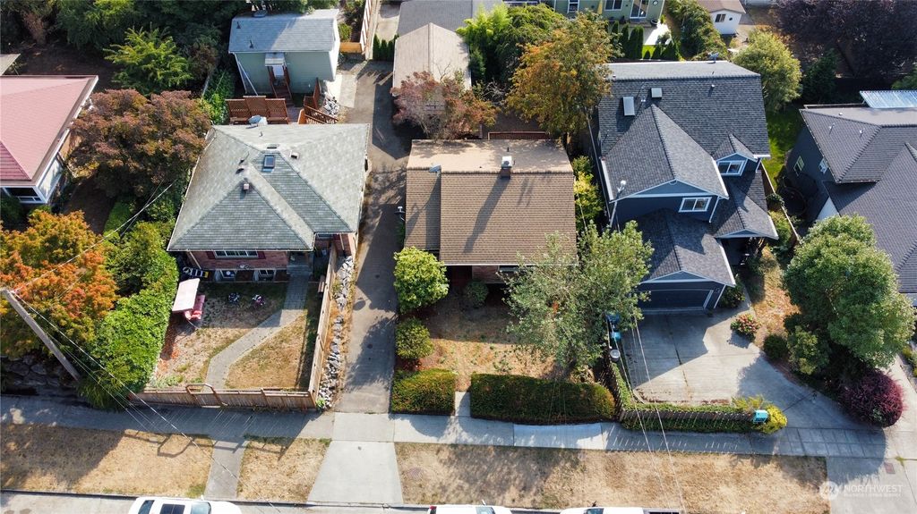 Photo of 3529 SW Kenyon Street, Seattle, WA 98126 (MLS # 2004943)