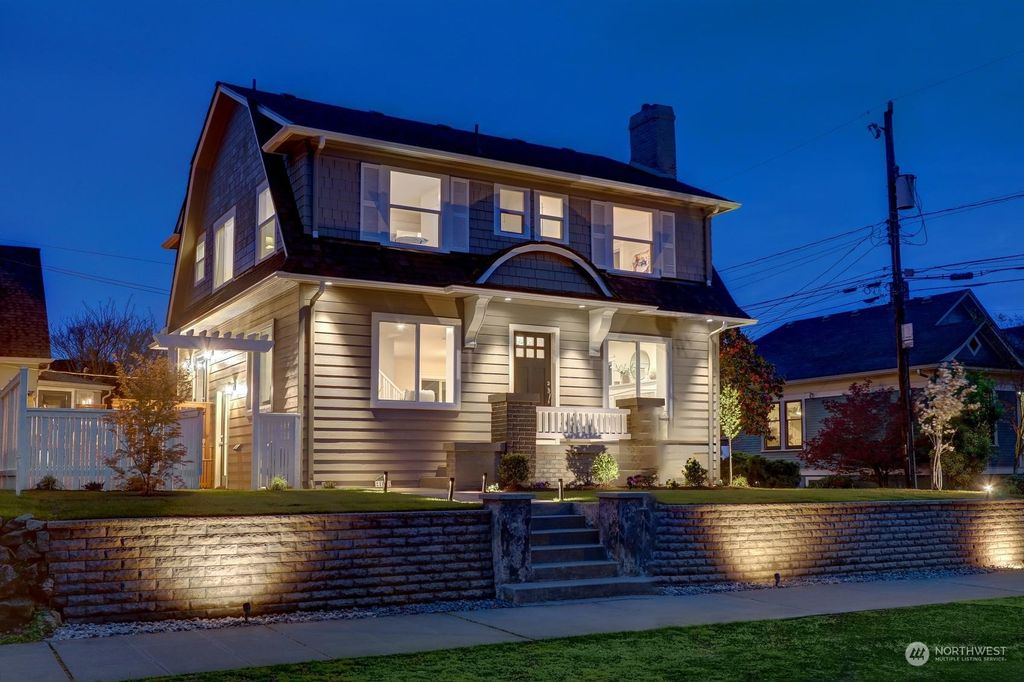 Photo of 109 W Boston Street, Seattle, WA 98109 (MLS # 2220032)