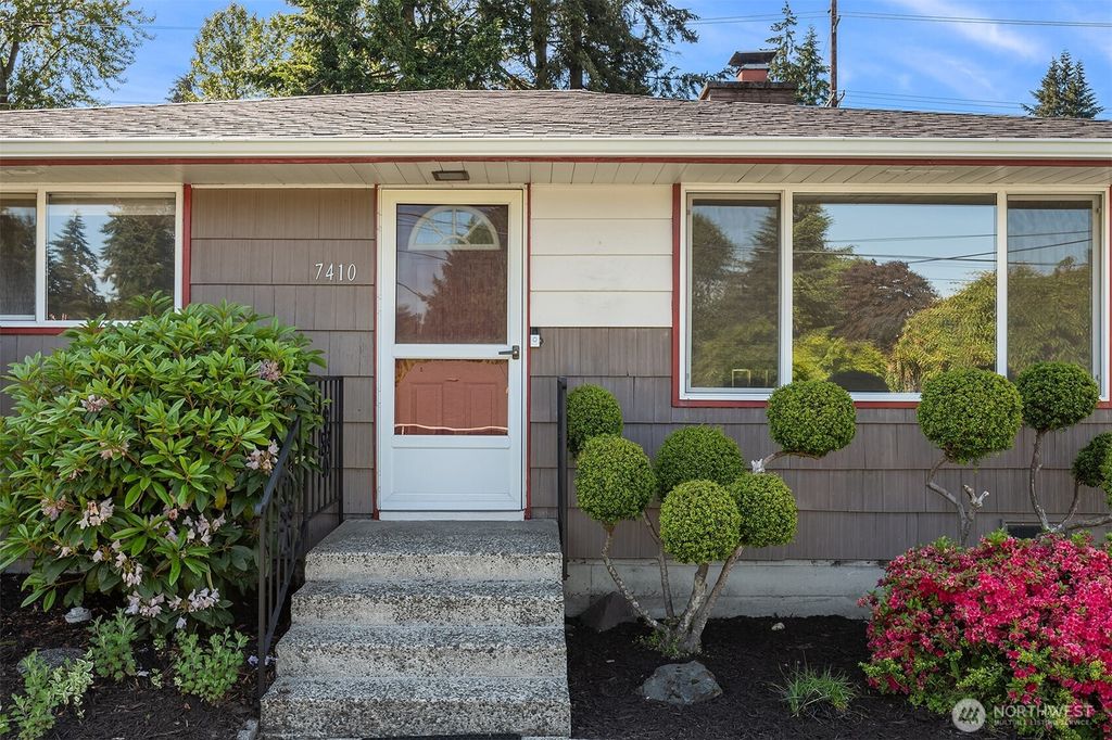 Photo of 7410 17th Avenue SE, Everett, WA 98203 (MLS # 2530278)