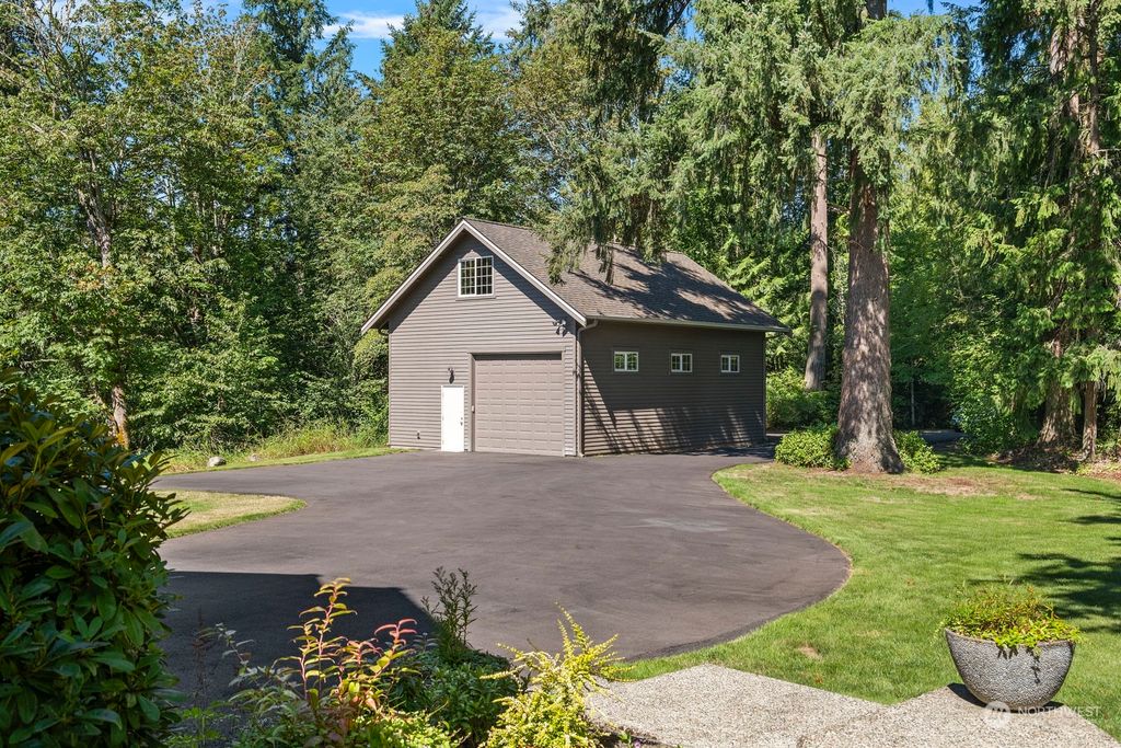 Photo of 27529 NE 20th Place, Carnation, WA 98014 (MLS # 2287383)