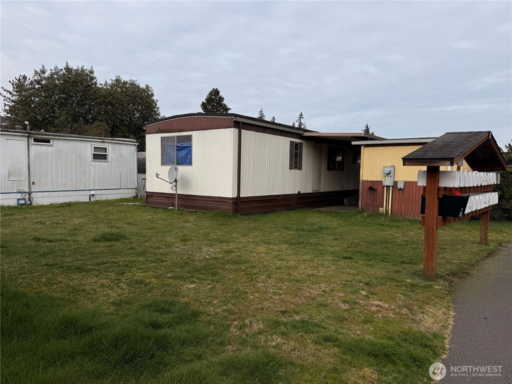 Photo of 108 194th Street E #12, Spanaway, WA 98387 (MLS # 2500564)