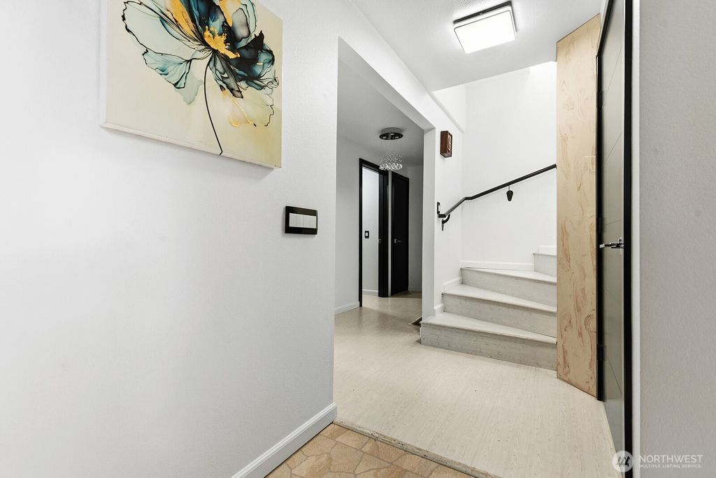 Photo of 13133 66th Place NE, Kirkland, WA 98034 (MLS # 2448035)