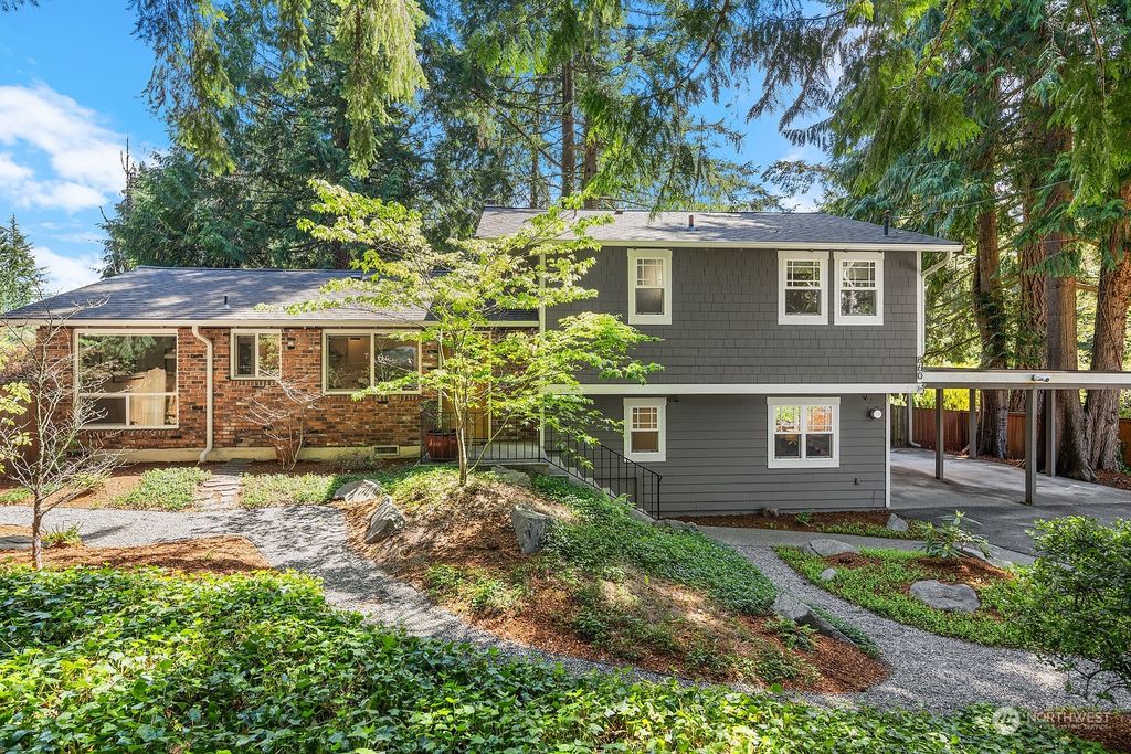 Photo of 860 Mountain Park Boulevard SW, Issaquah, WA 98027 (MLS # 2069008)