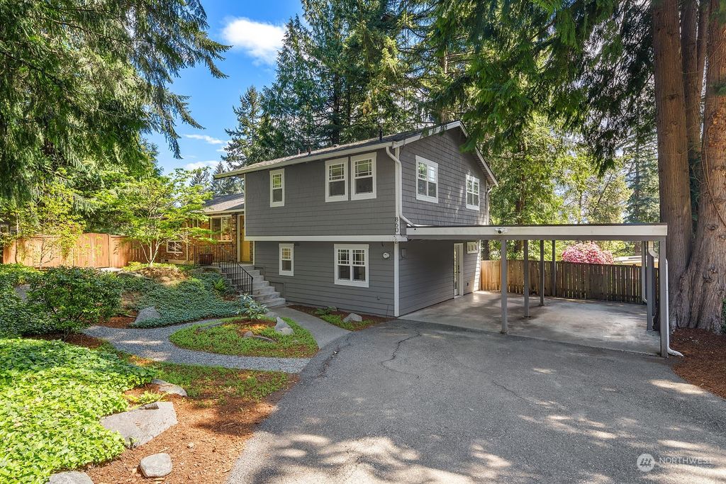 Photo of 860 Mountain Park Boulevard SW, Issaquah, WA 98027 (MLS # 2069008)