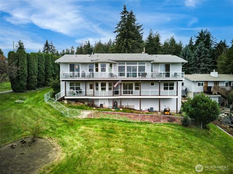 Photo of 4111 R Avenue, Anacortes, WA 98221 (MLS # 2494146)