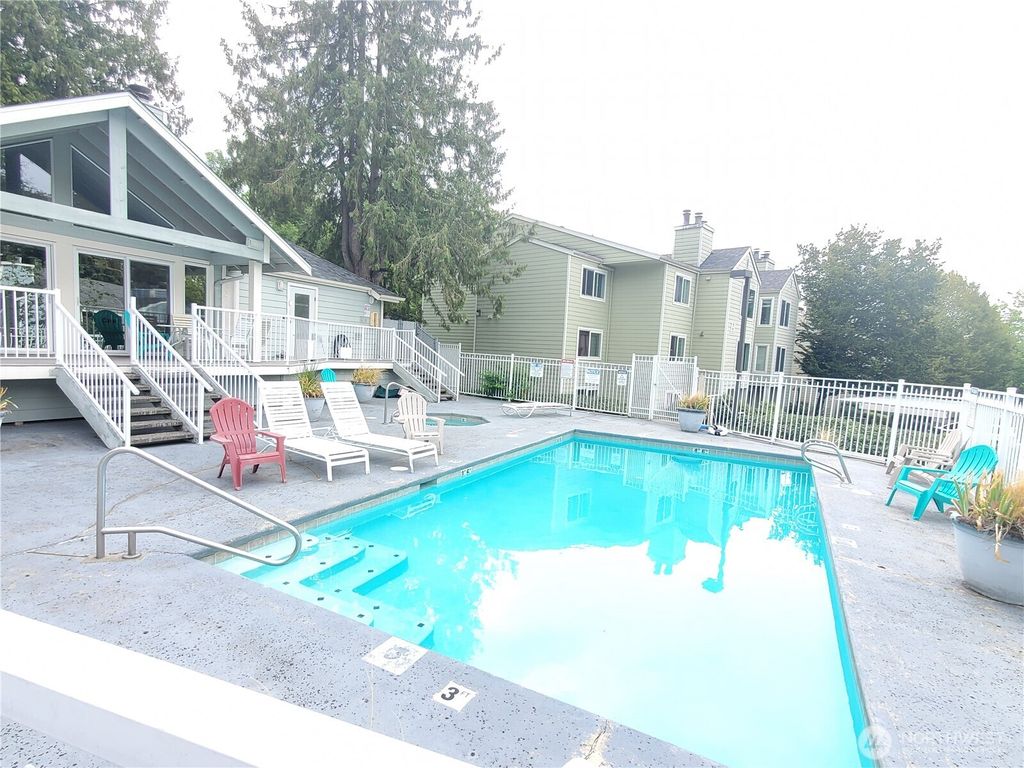 Photo of 975 Aberdeen Avenue NE #J104, Renton, WA 98056 (MLS # 2428933)