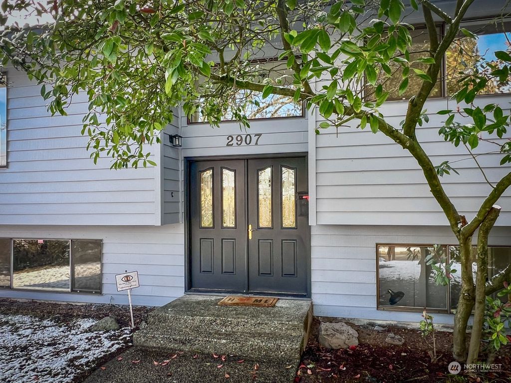 Photo of 2907 SW Trenton Street, Seattle, WA 98126 (MLS # 2327927)
