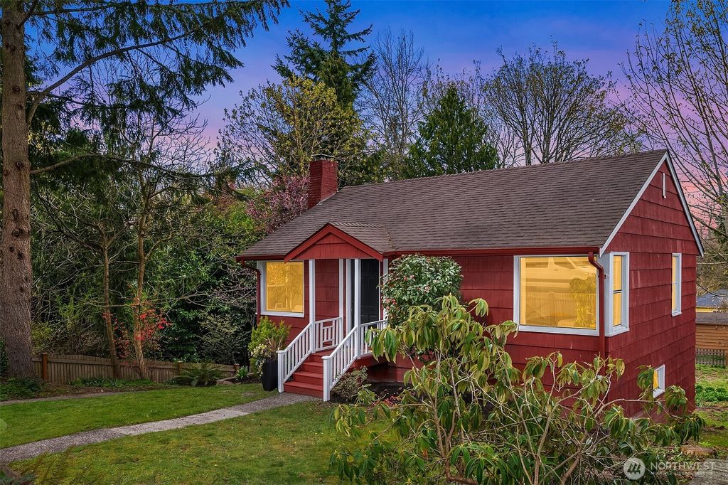 Photo of 3002 NE 97th St, Seattle, WA 98115 (MLS # 2352648)