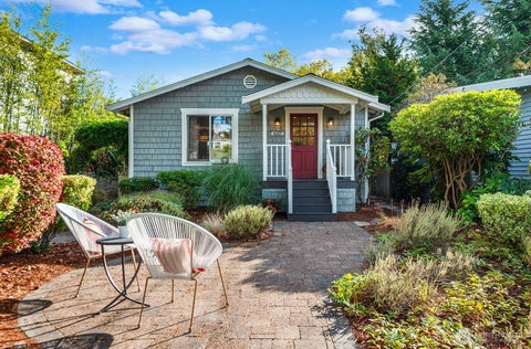 Photo of 4107 SW Southern Street, Seattle, WA 98136 (MLS # 2592142)