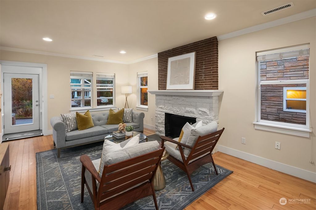 Photo of 6529 9th Avenue NW, Seattle, WA 98117 (MLS # 2193946)