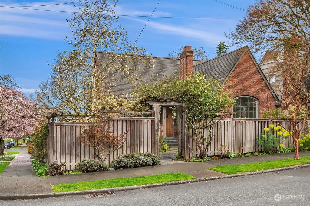 Photo of 1802 E Lynn Street, Seattle, WA 98112 (MLS # 2217210)