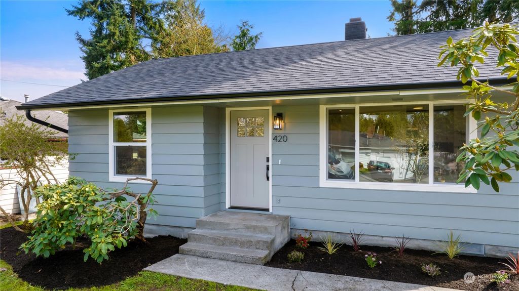 Photo of 420 61st Street SE, Everett, WA 98203 (MLS # 2218975)