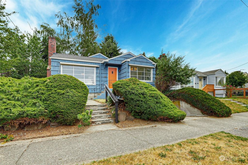 Photo of 7012 8th Avenue NE, Seattle, WA 98115 (MLS # 2253901)