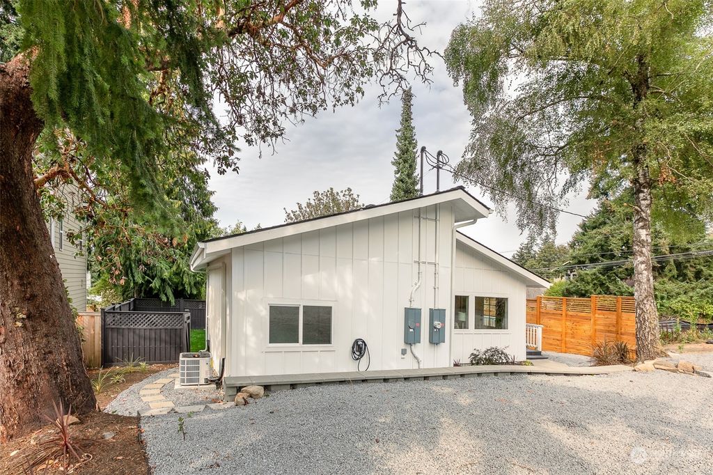 Photo of 4011 NE 115th Street #A, Seattle, WA 98125 (MLS # 1990734)
